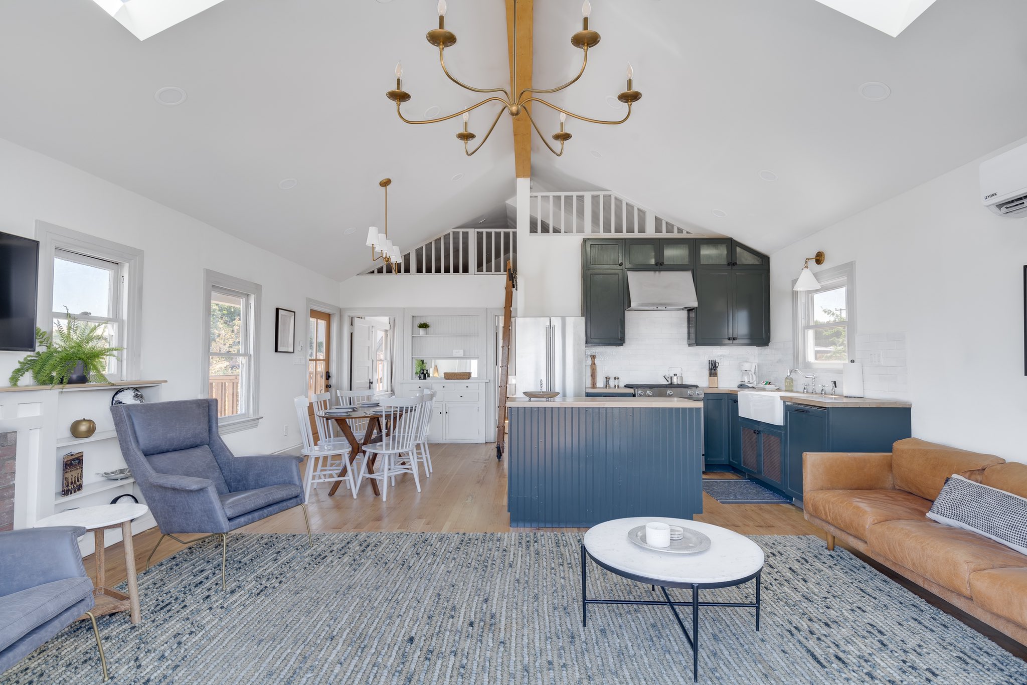 Paulina Jones — image